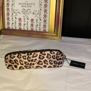 NWT Kendall & KYLIE Makeup brush holder